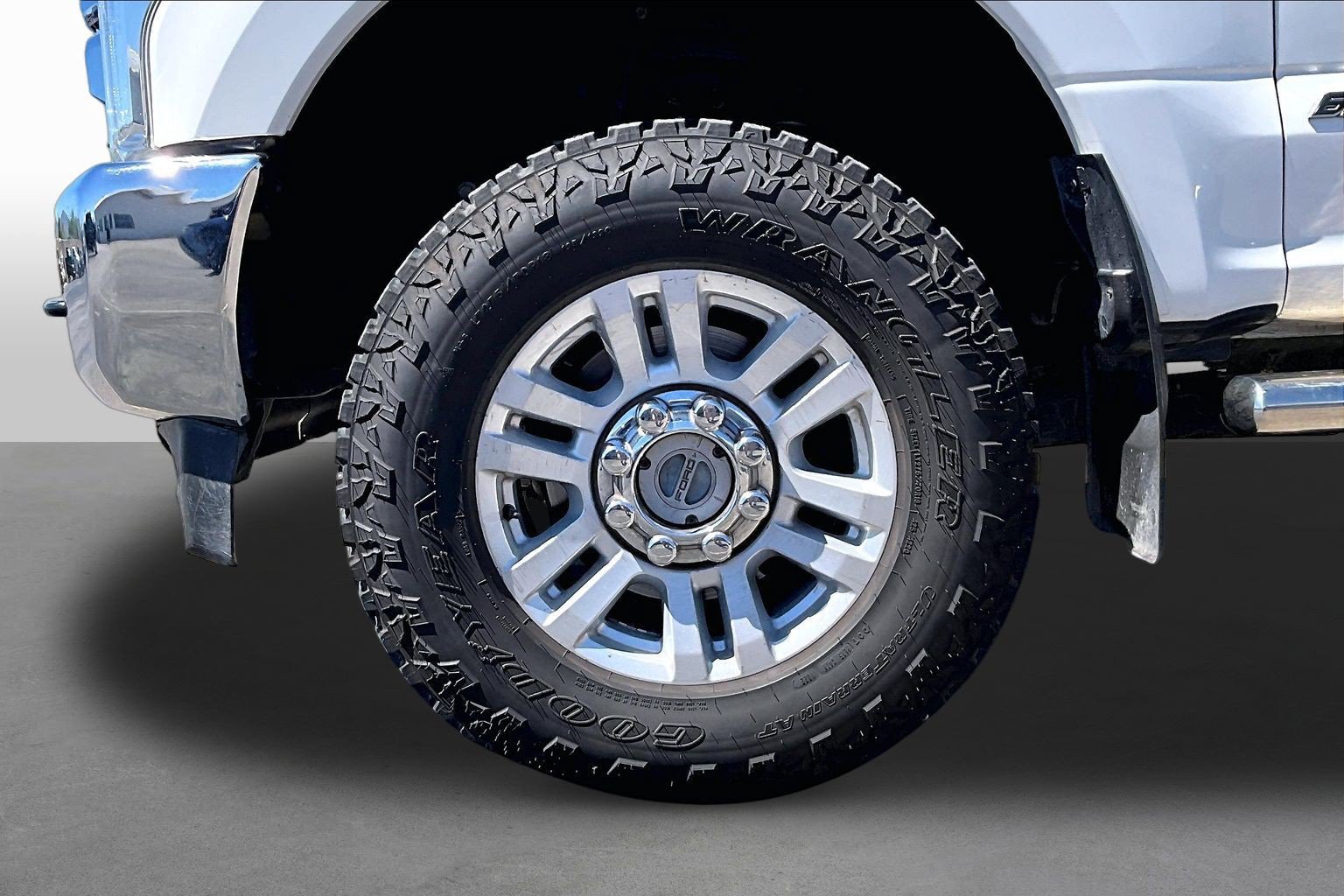 Used 2017 Ford F250 XLT AWD/4WD image 8