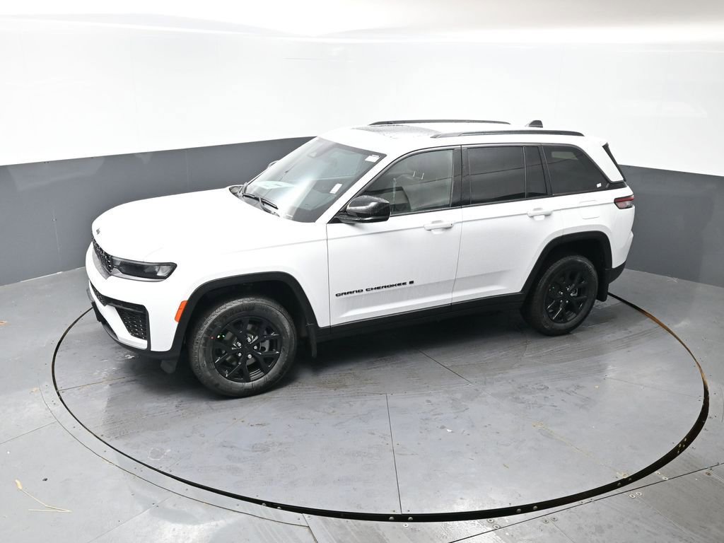 New 2026 Jeep Grand Cherokee Altitude image 32