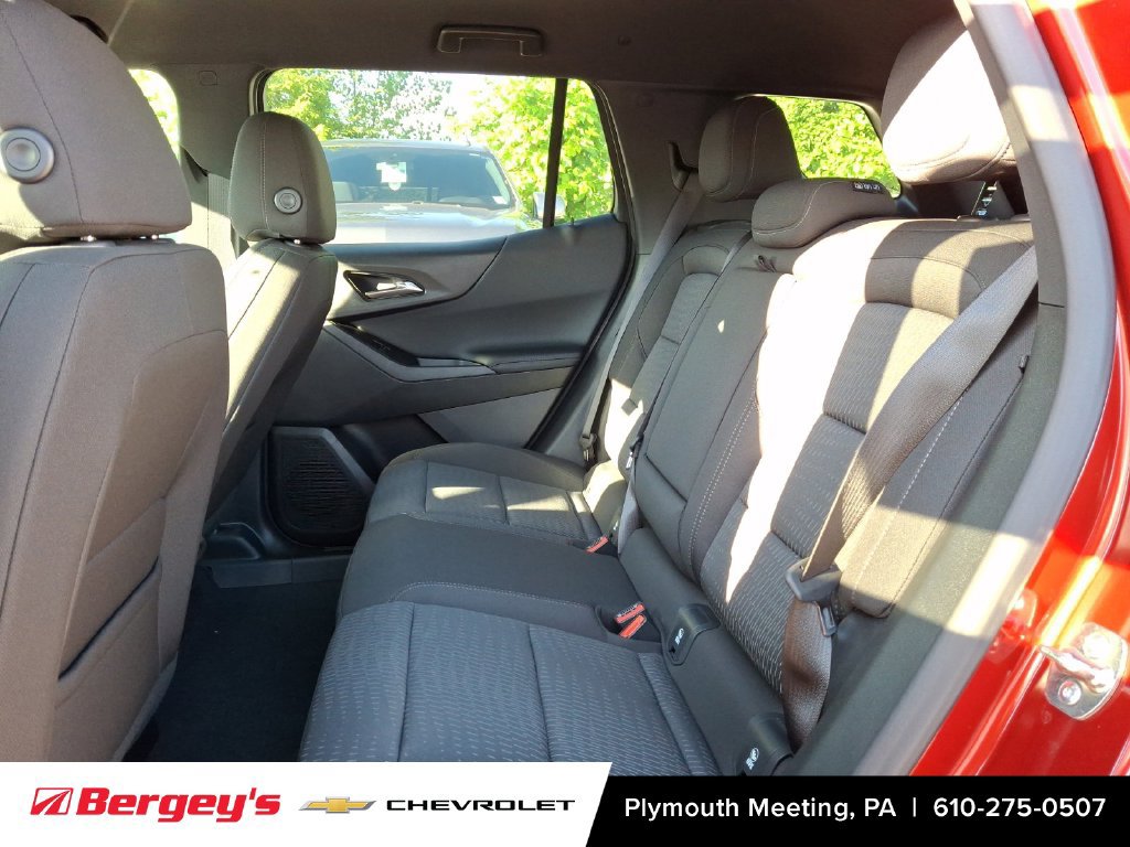 New 2026 Chevrolet Equinox LT w/ Safety and Technology Package AWD/4WD image 5