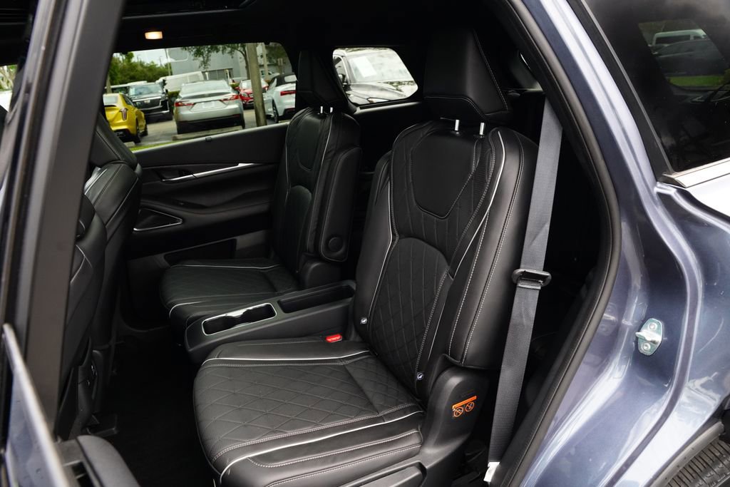 Used 2022 INFINITI QX60 Autograph w/ Cargo Package FWD image 16