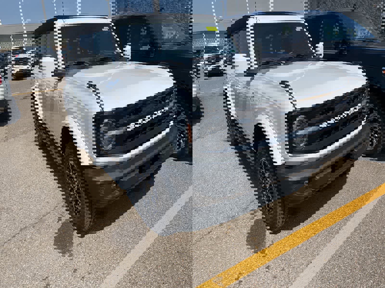 Used 2023 Ford Bronco Outer Banks image 18