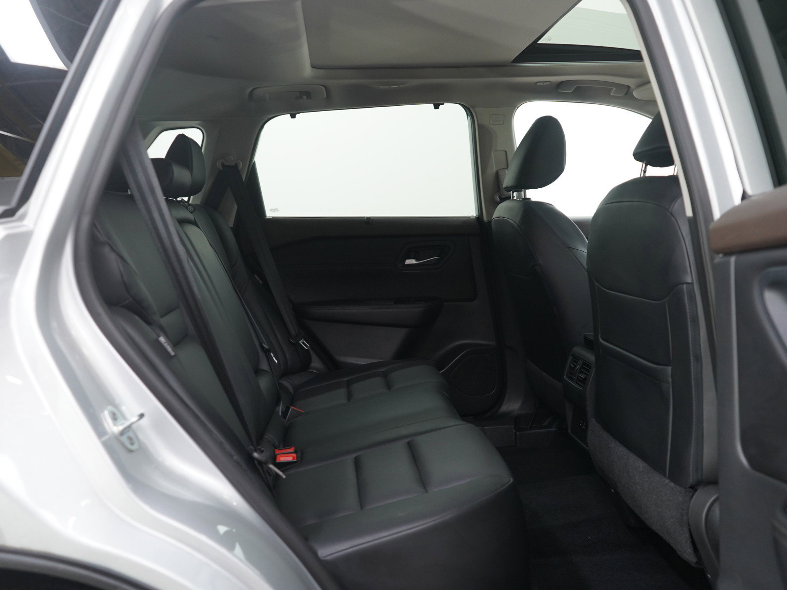 Used 2023 Nissan Rogue SV w/ SV Premium Package image 12