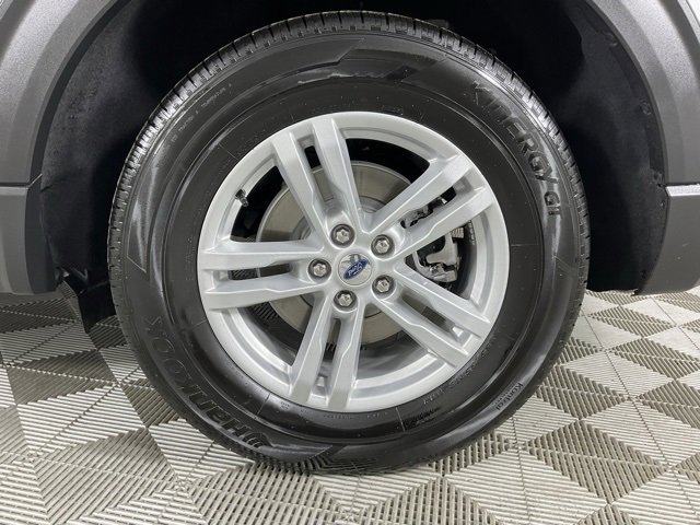 Used 2024 Ford Explorer XLT w/ Equipment Group 202A image 9
