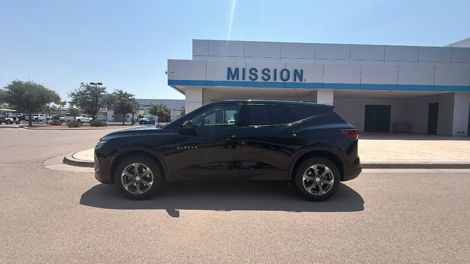 Used 2023 Chevrolet Blazer LT AWD/4WD image 3
