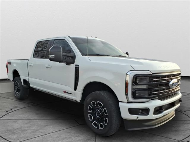 Used 2025 Ford F350 Platinum AWD/4WD image 3