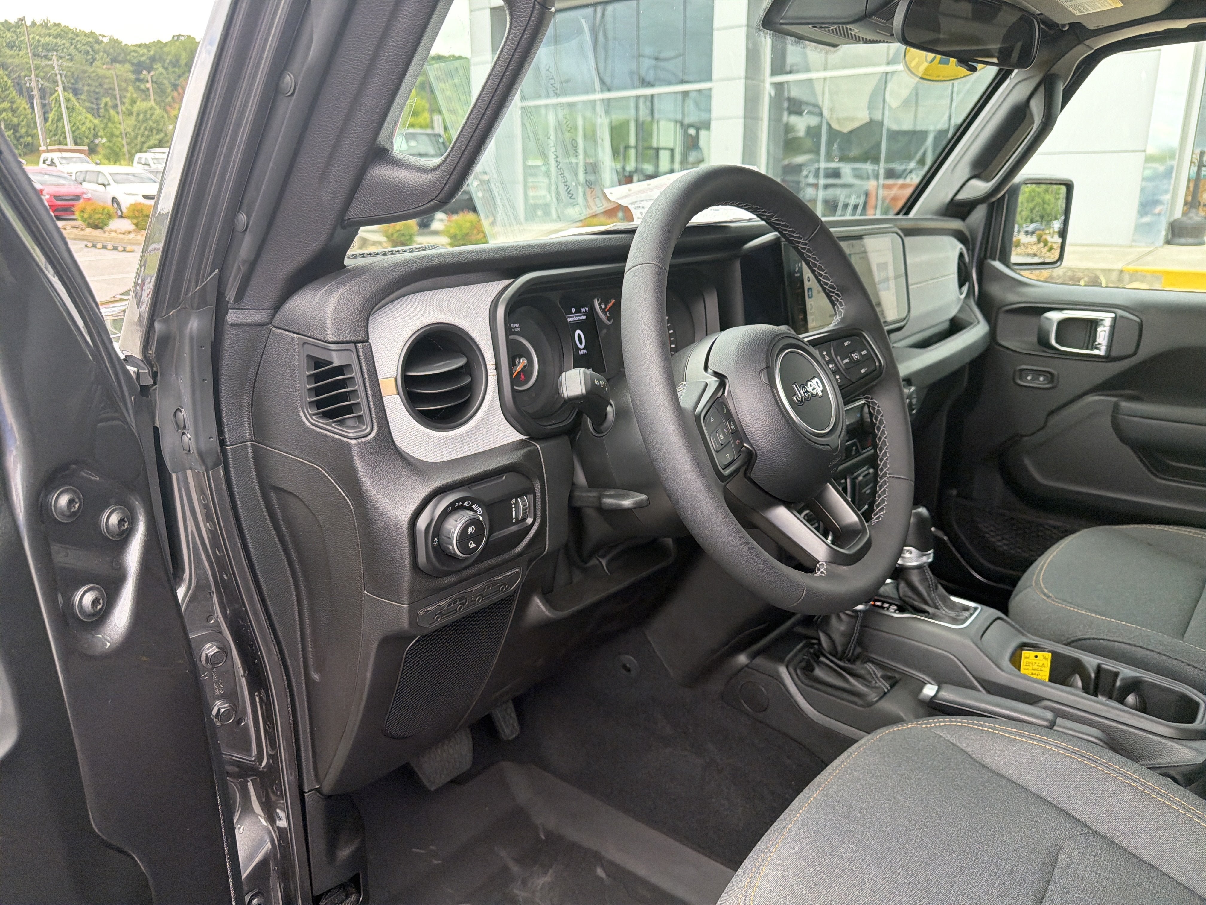 Used 2025 Jeep Gladiator Sport AWD/4WD image 16