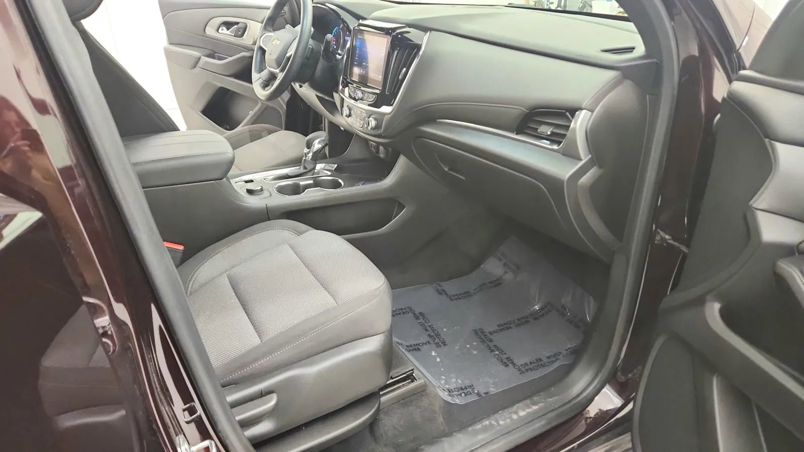 Used 2023 Chevrolet Traverse LT image 35