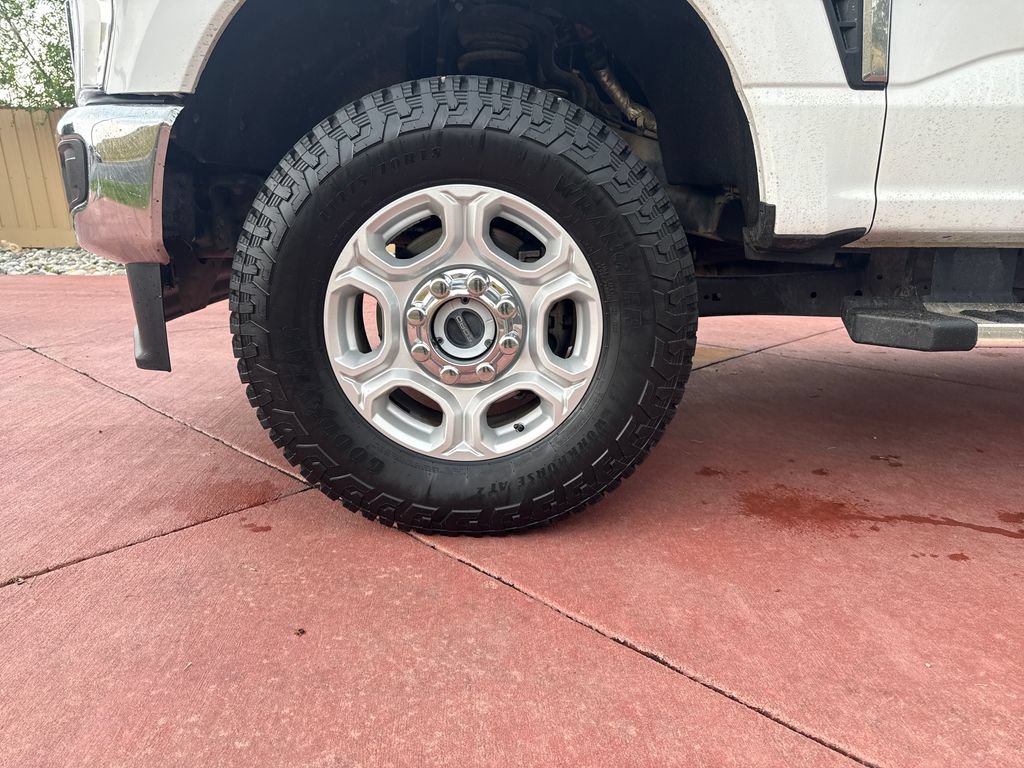 Certified 2025 Ford F250 XLT w/ 360-Degree Camera Package AWD/4WD image 37
