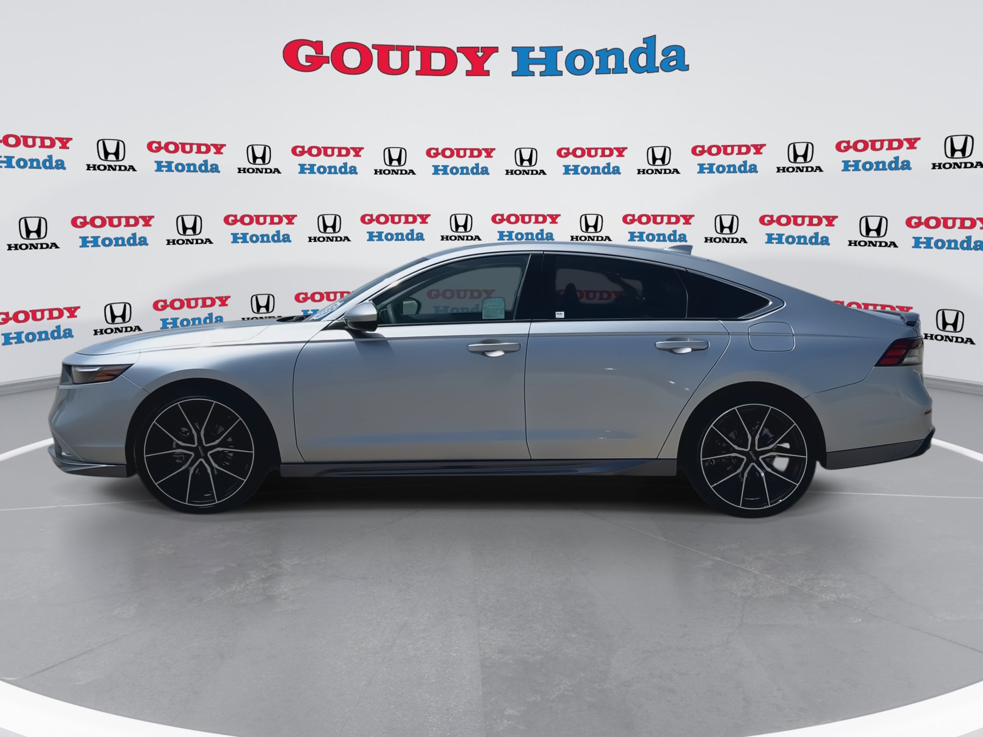Used 2023 Honda Accord EX image 5