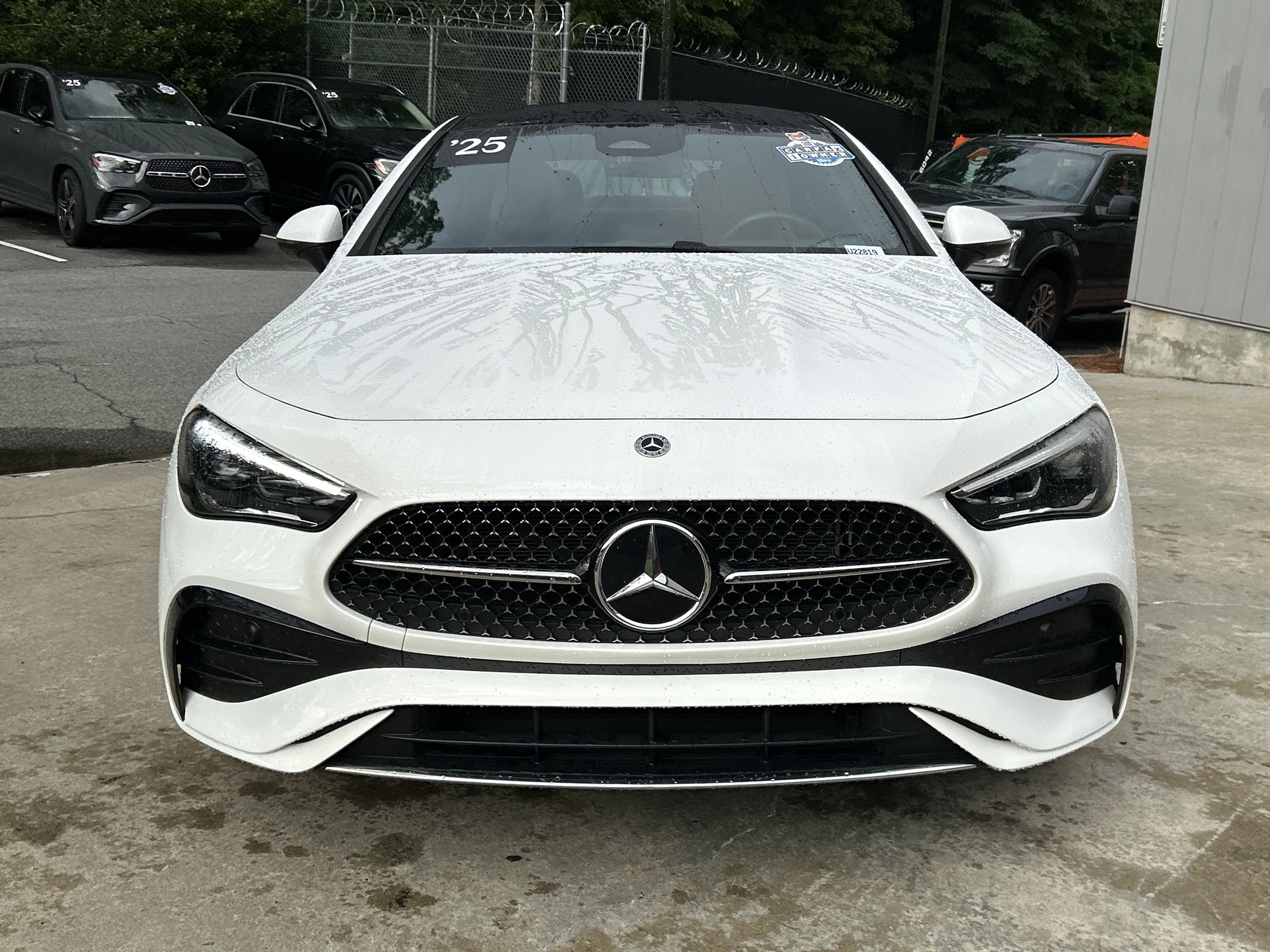 Certified 2025 Mercedes-Benz CLE 300 4MATIC Coupe image 3