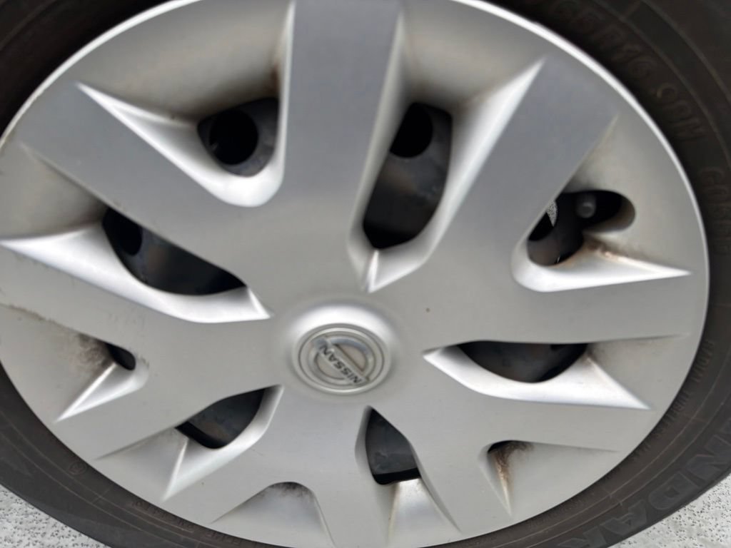 Used 2020 Nissan Rogue Sport S FWD image 13