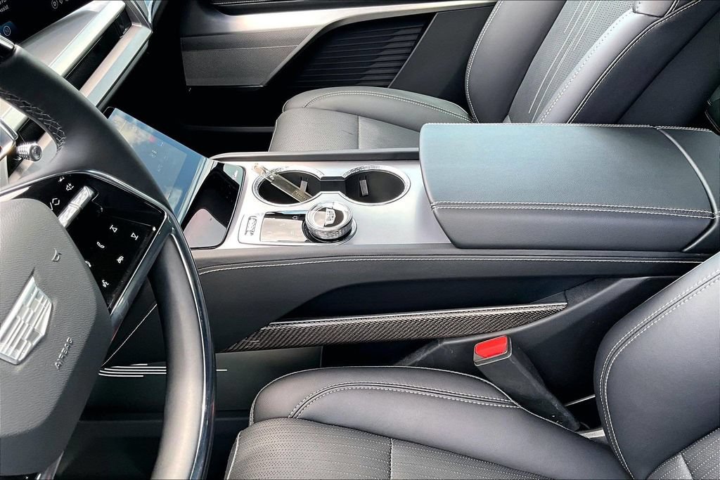 Used 2026 Cadillac Vistiq Sport w/ LPO, Floor Liner Package AWD/4WD image 18