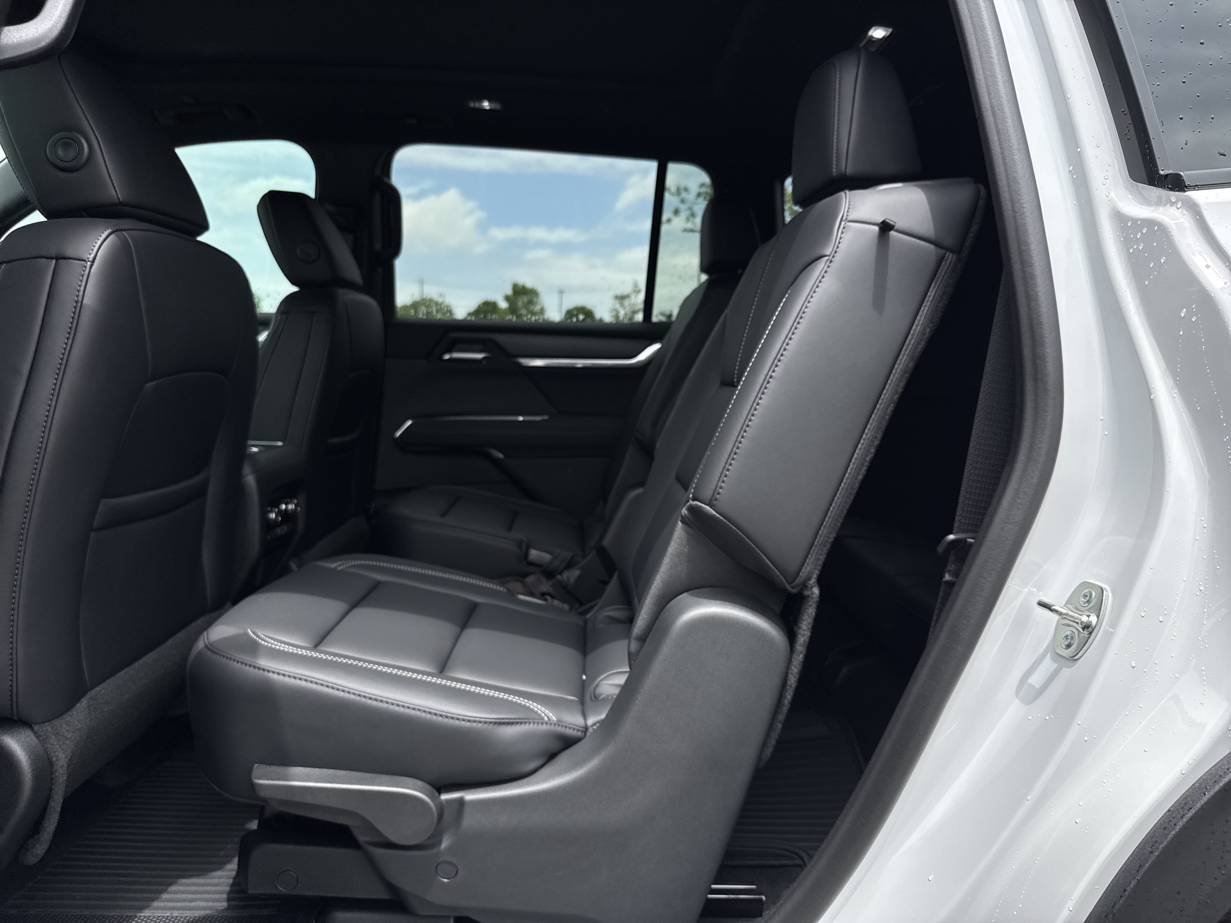 New 2026 GMC Acadia Elevation w/ Elevation Premium Package FWD image 30