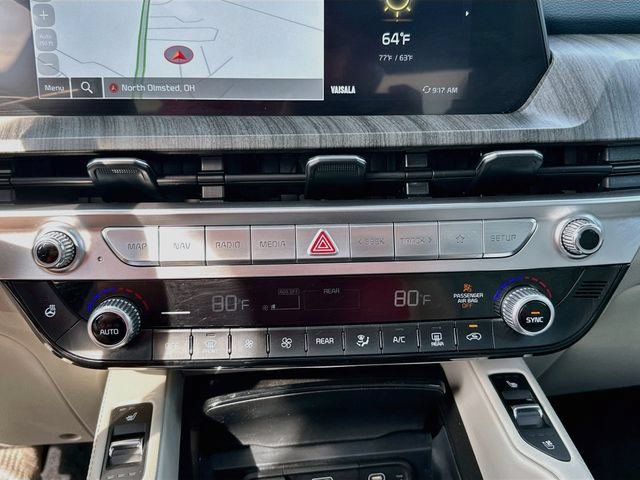 Used 2025 Kia Telluride EX w/ EX Captain's Chair Package AWD/4WD image 17