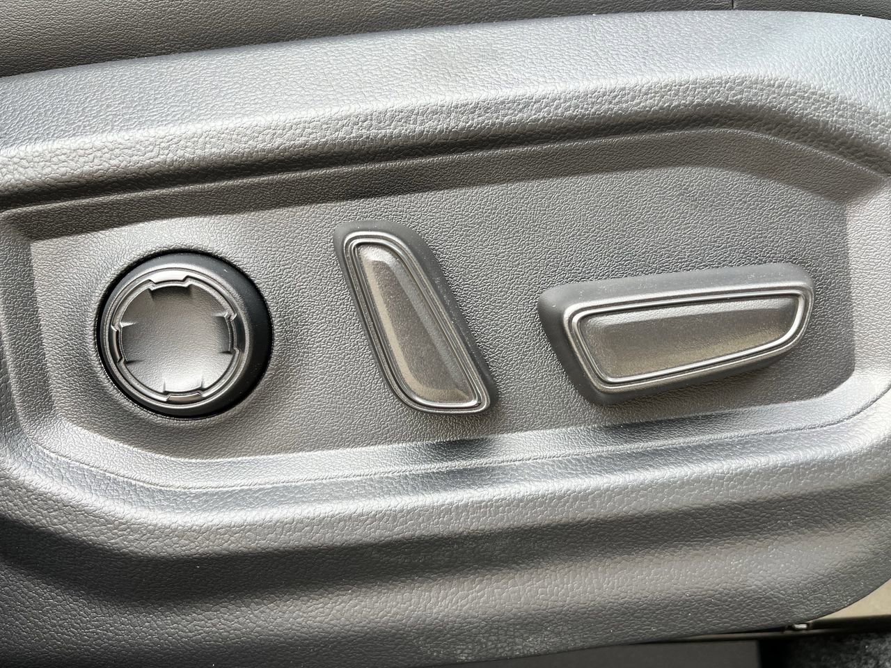 Used 2025 Toyota Tundra Platinum AWD/4WD image 26