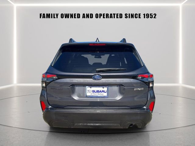 Used 2025 Subaru Forester Premium image 4