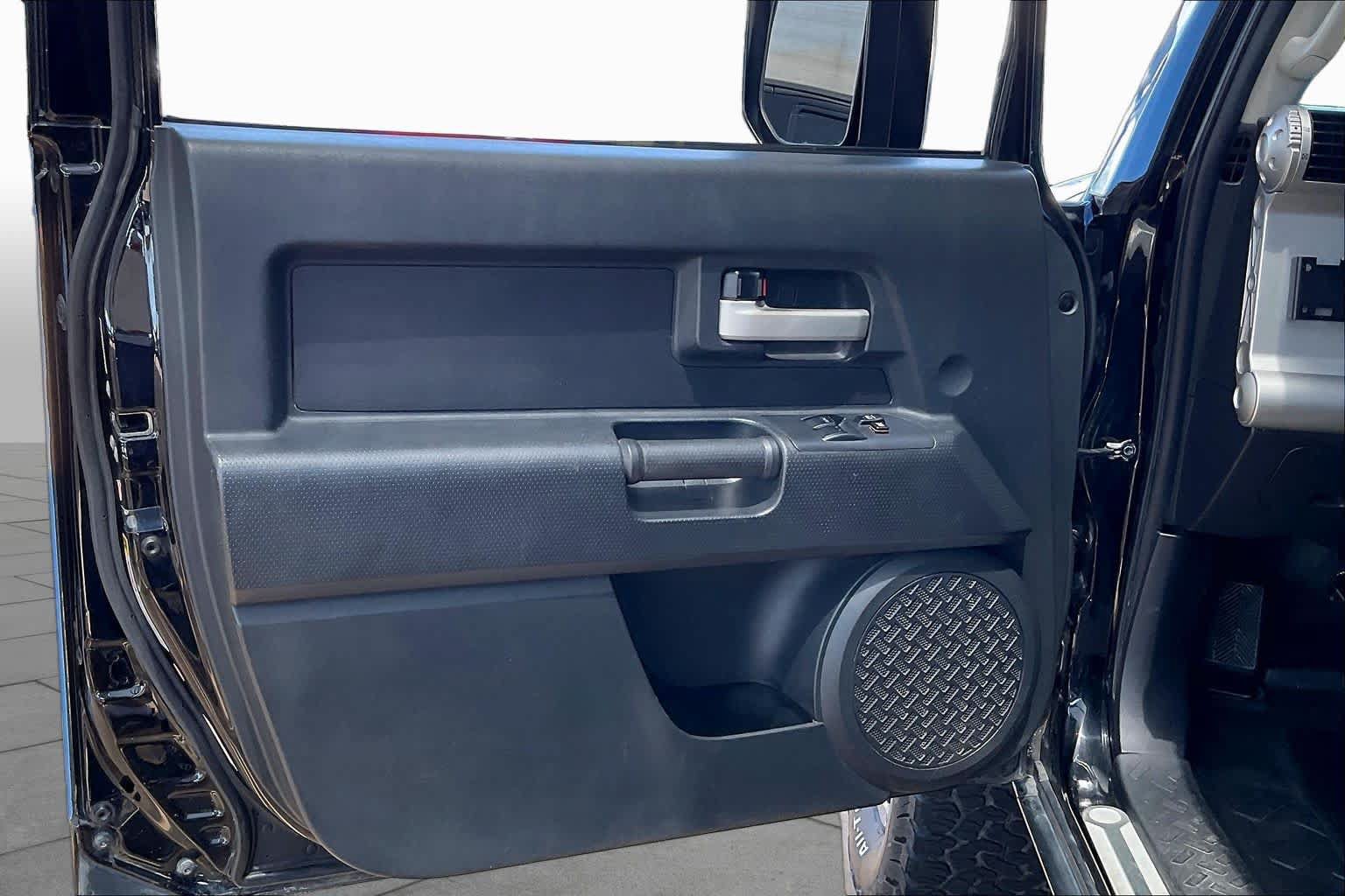 Used 2011 Toyota FJ Cruiser 4WD w/ TRD Sport Pkg image 19