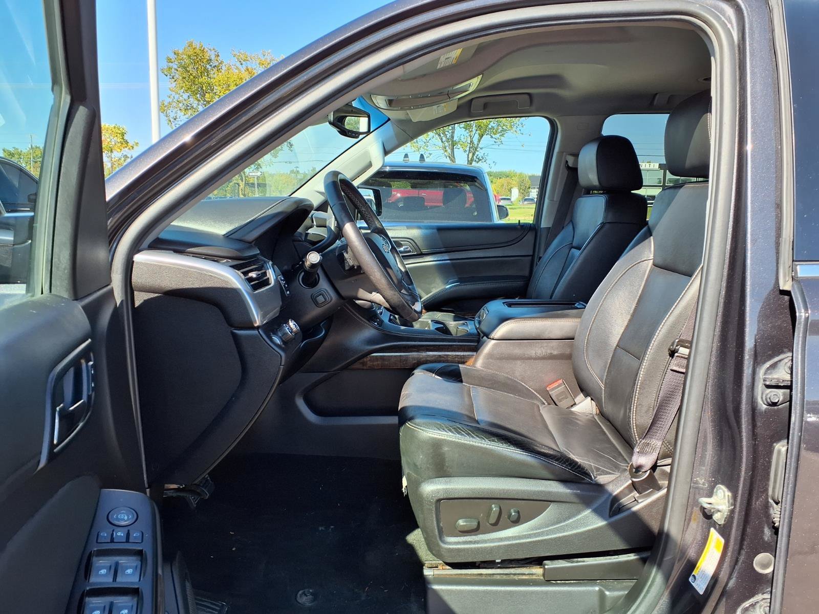 Used 2016 Chevrolet Suburban LT w/ Luxury Package AWD/4WD image 19