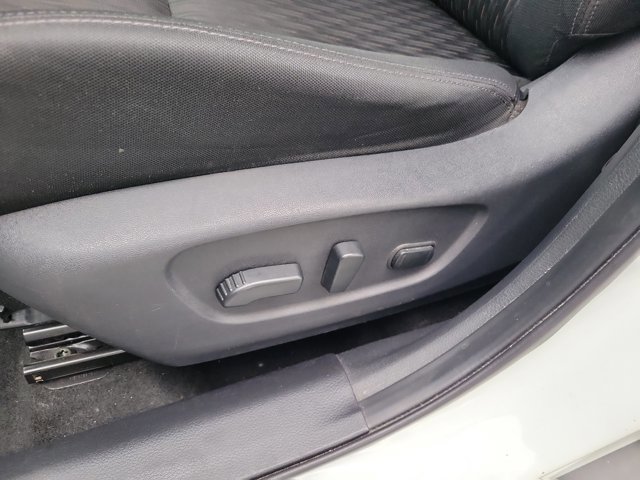 Used 2018 Nissan Rogue SV FWD image 20