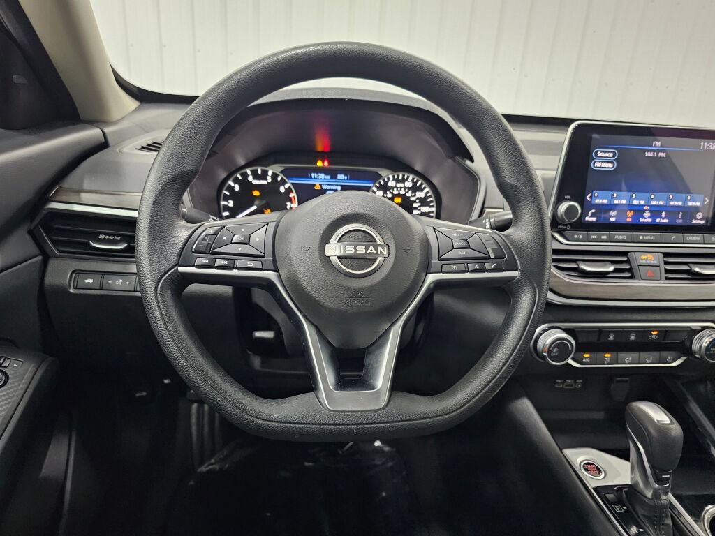 Used 2024 Nissan Altima 2.5 SV FWD image 13