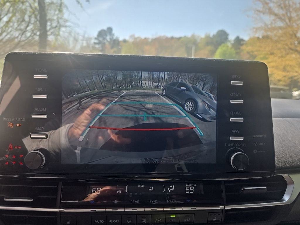 Used 2023 Toyota Sienna XLE image 7