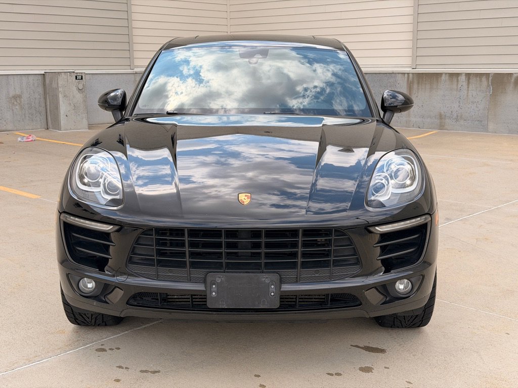 Used 2018 Porsche Macan AWD/4WD image 2