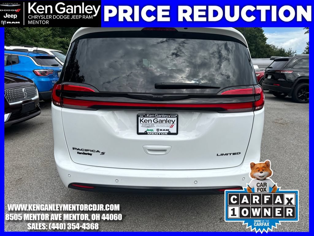 Certified 2025 Chrysler Pacifica Limited FWD image 9
