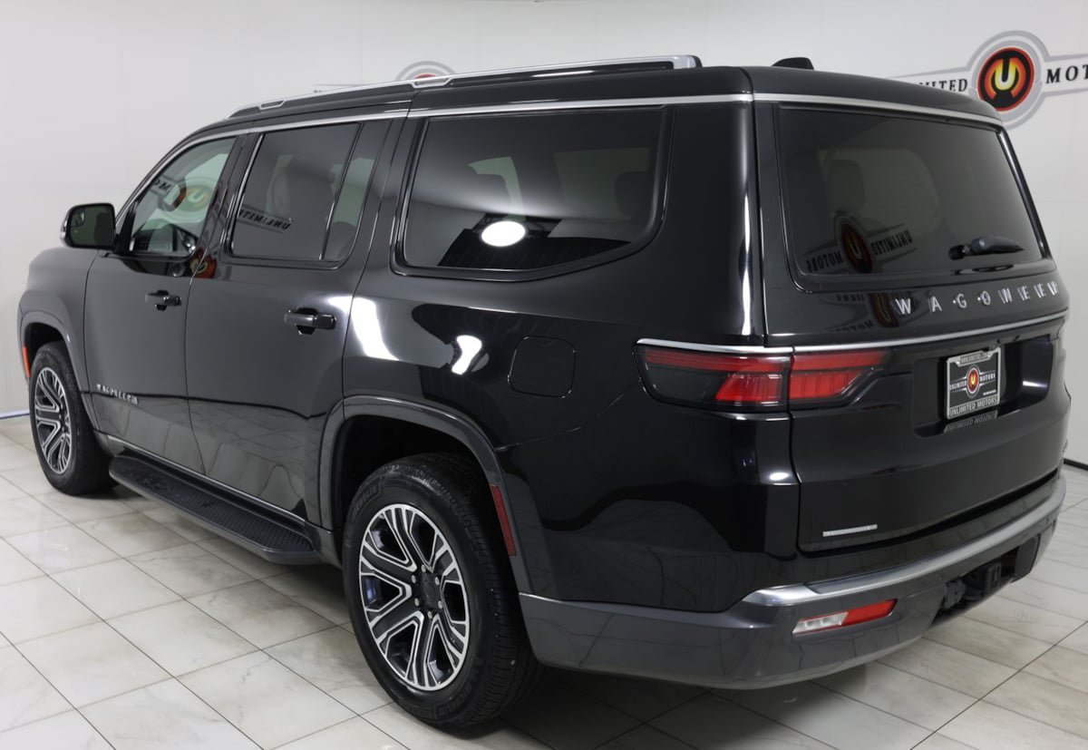 Used 2022 Jeep Wagoneer Series III AWD/4WD image 4