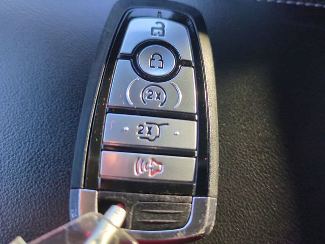 Used 2022 Ford Explorer XLT w/ Equipment Group 202A AWD/4WD image 33