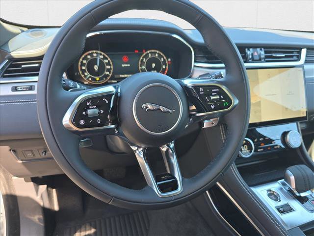 New 2026 Jaguar F-PACE R-Dynamic S image 15