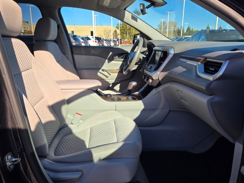 Used 2017 GMC Acadia SLE image 5