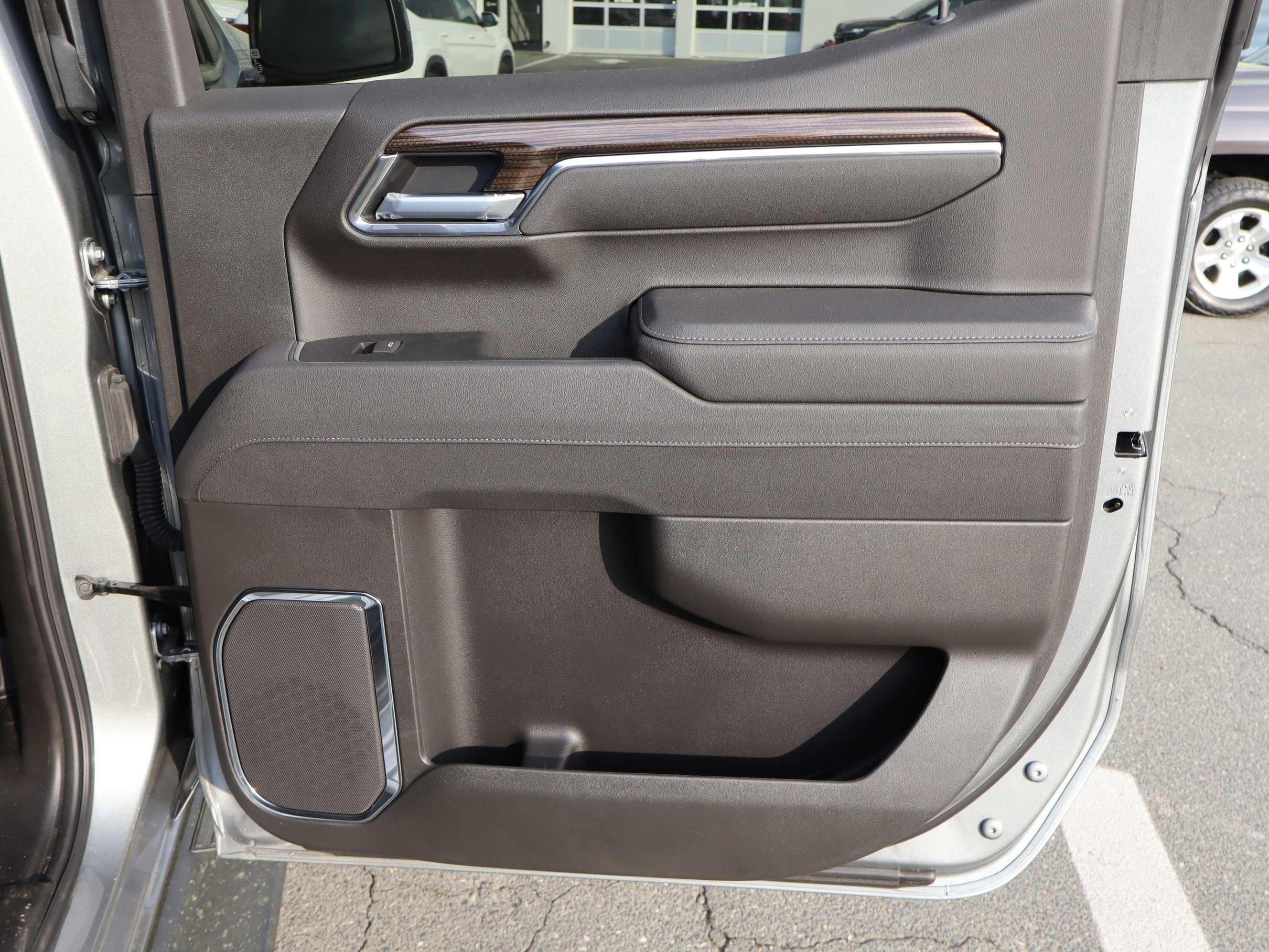 Used 2025 Chevrolet Silverado 1500 LT Trail Boss w/ Convenience Package II image 34