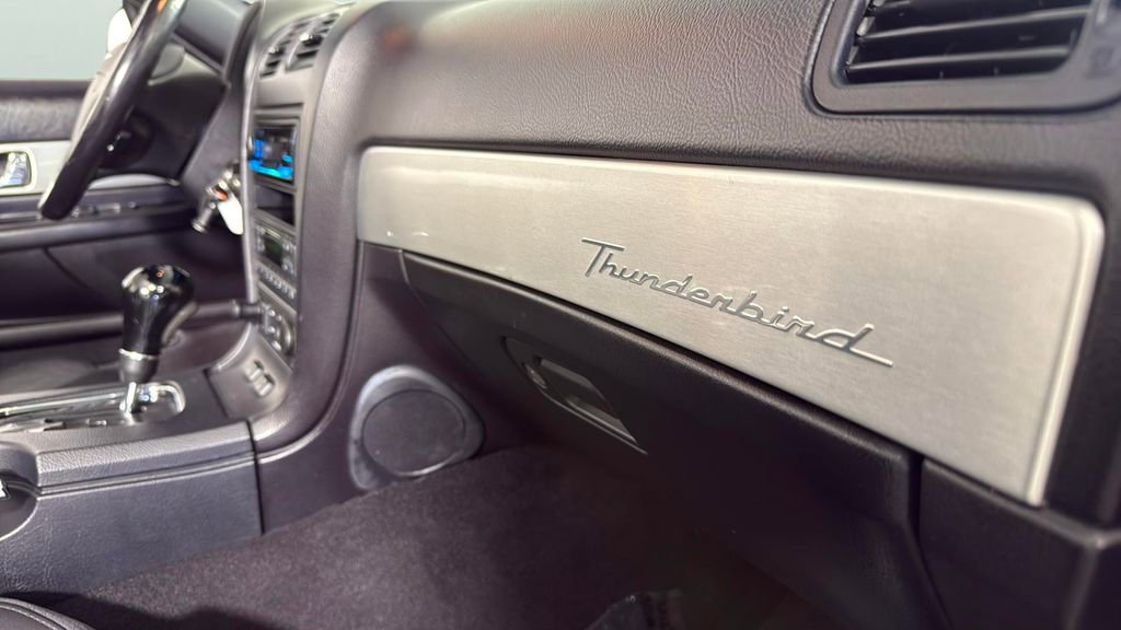 Used 2003 Ford Thunderbird image 26