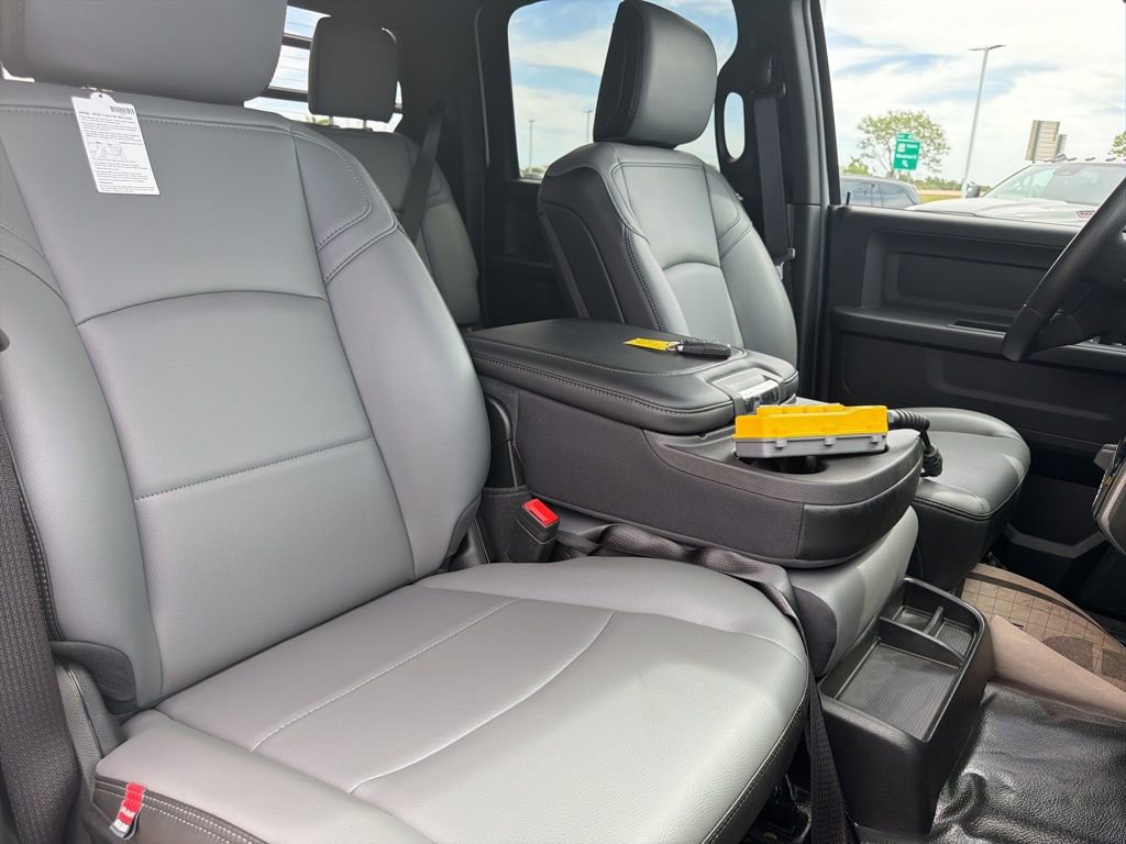 New 2026 RAM 3500 Tradesman AWD/4WD image 26