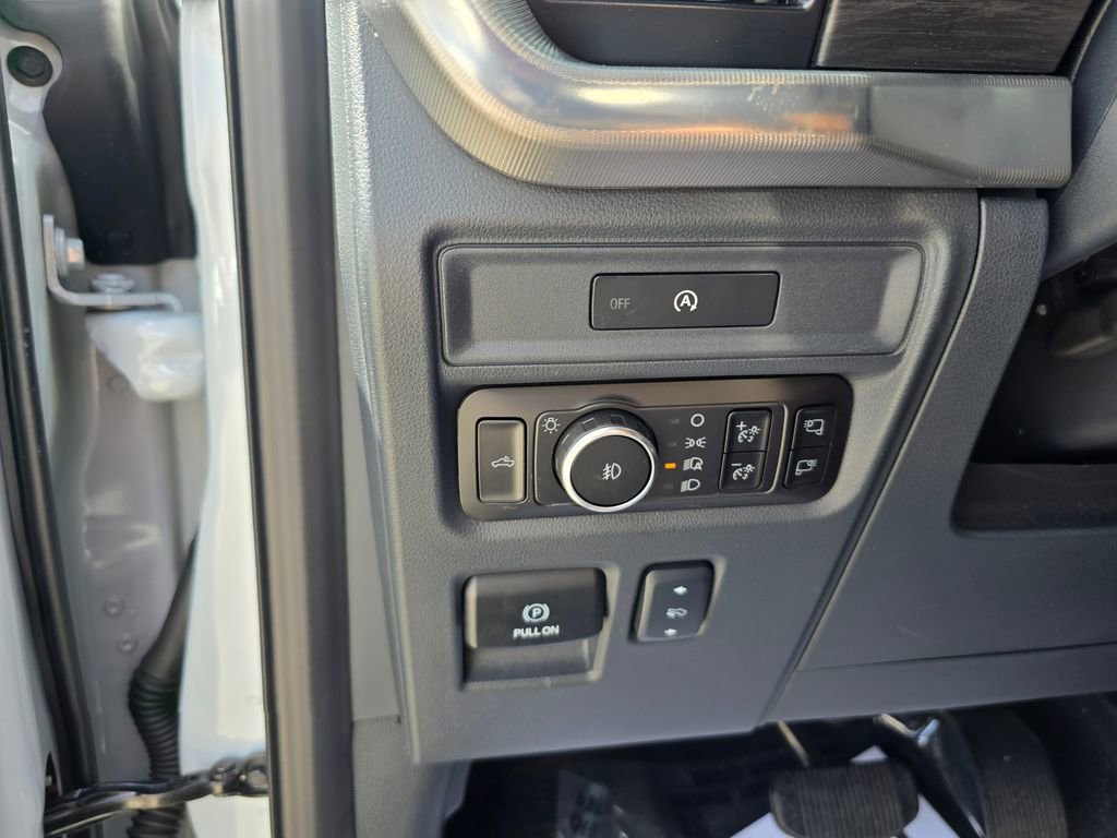 Used 2025 Ford F150 Lariat w/ FX4 Off-Road Package image 32