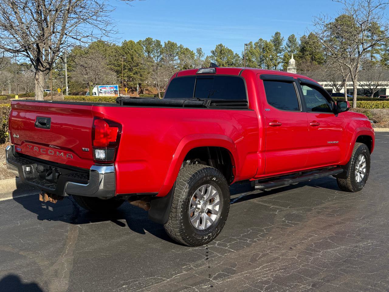 Used 2018 Toyota Tacoma SR5 AWD/4WD image 6