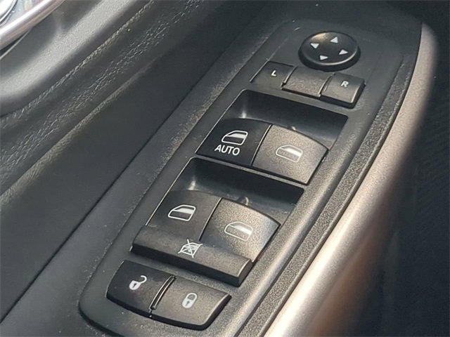 Used 2019 Jeep Cherokee Latitude w/ Cold Weather Group image 23