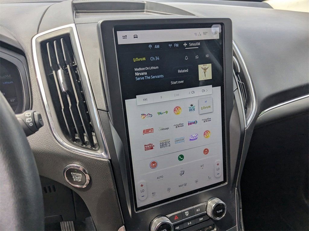 Used 2024 Ford Edge Titanium image 25