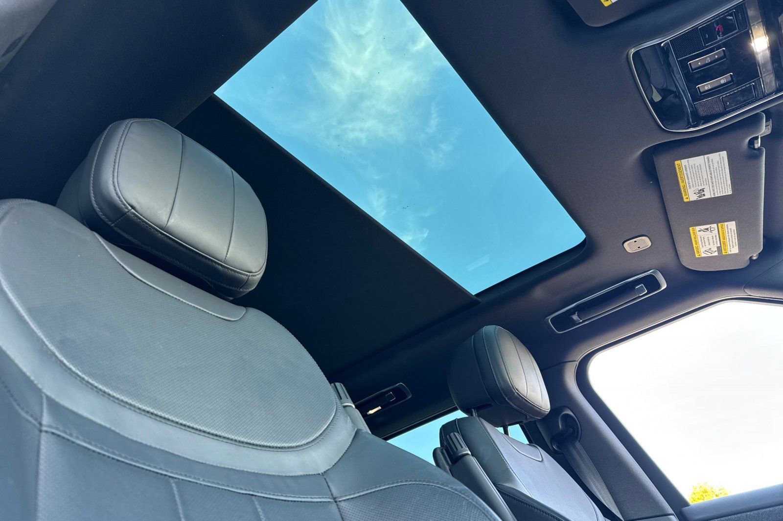 Used 2024 Land Rover Range Rover Sport Dynamic SE image 18