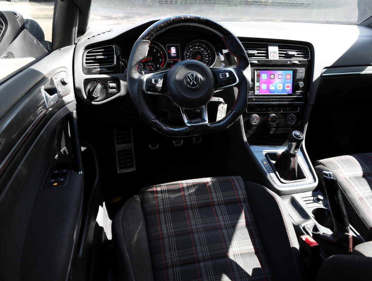 Used 2018 Volkswagen GTI S image 15