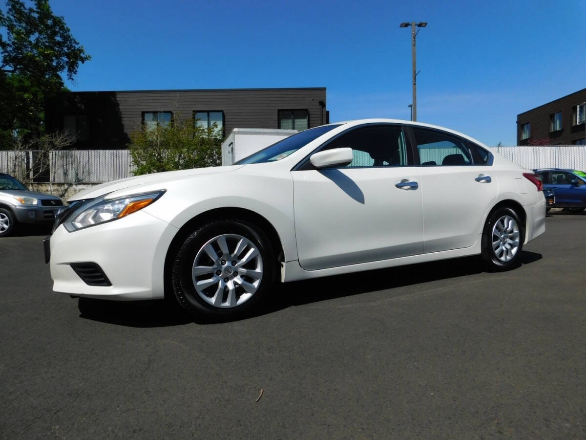 Used 2016 Nissan Altima 2.5 S w/ Power Driver Seat Package FWD image 4