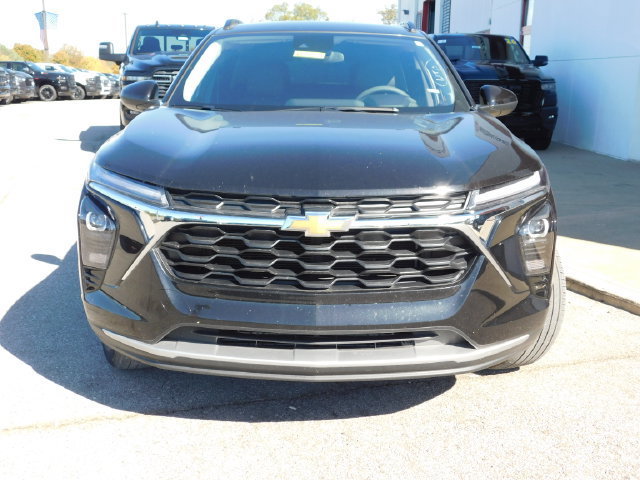 Used 2026 Chevrolet Trax LT FWD image 8