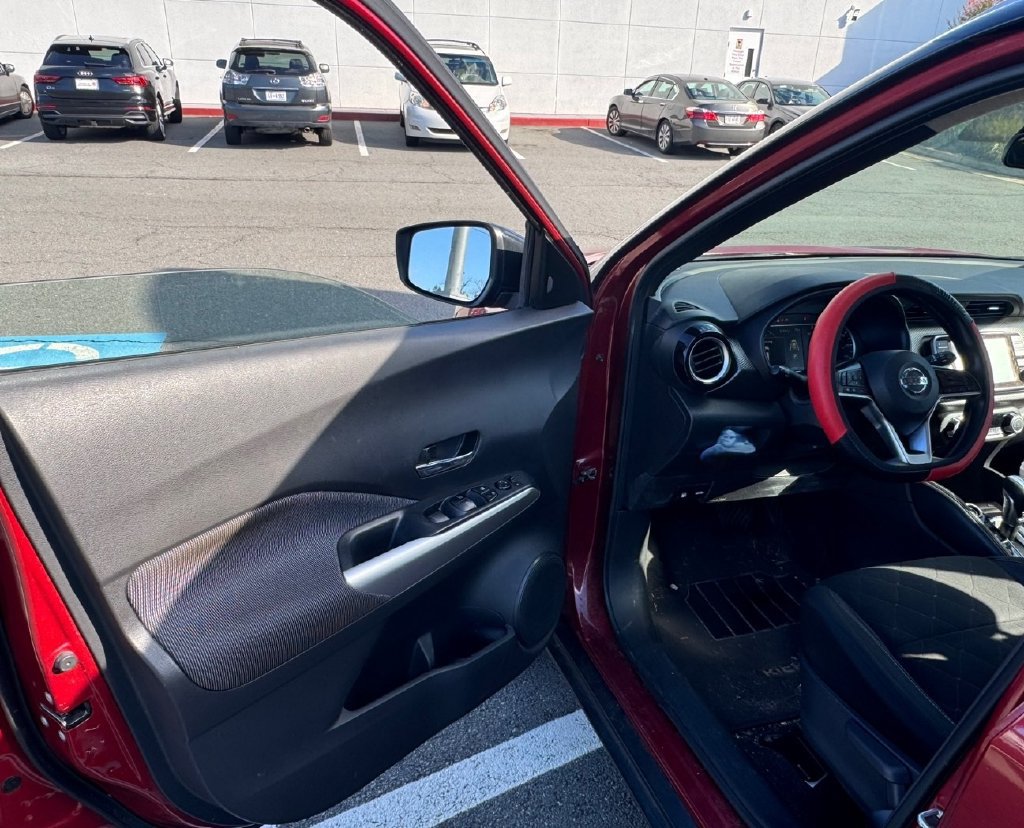 Used 2020 Nissan Kicks SV FWD image 5