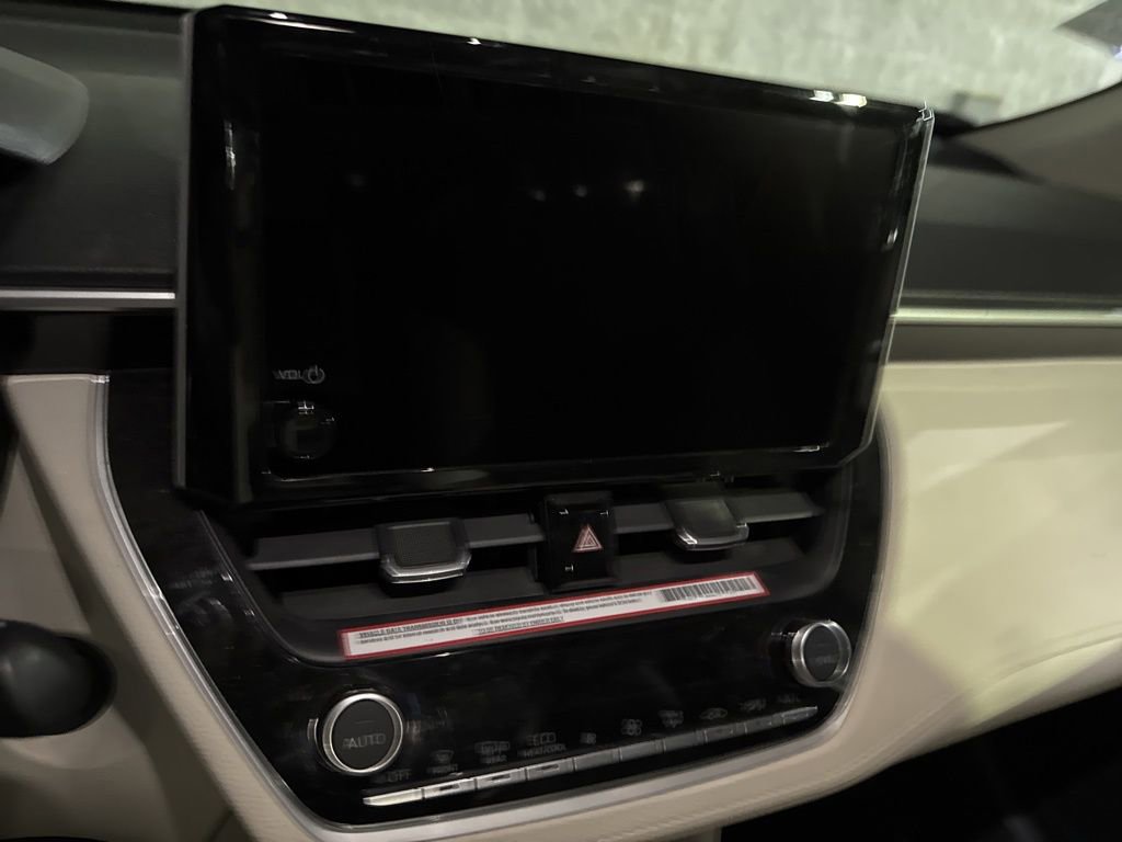 Used 2024 Toyota Corolla Cross XLE image 19