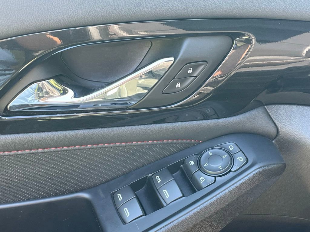 Used 2023 Chevrolet Traverse RS AWD/4WD image 34