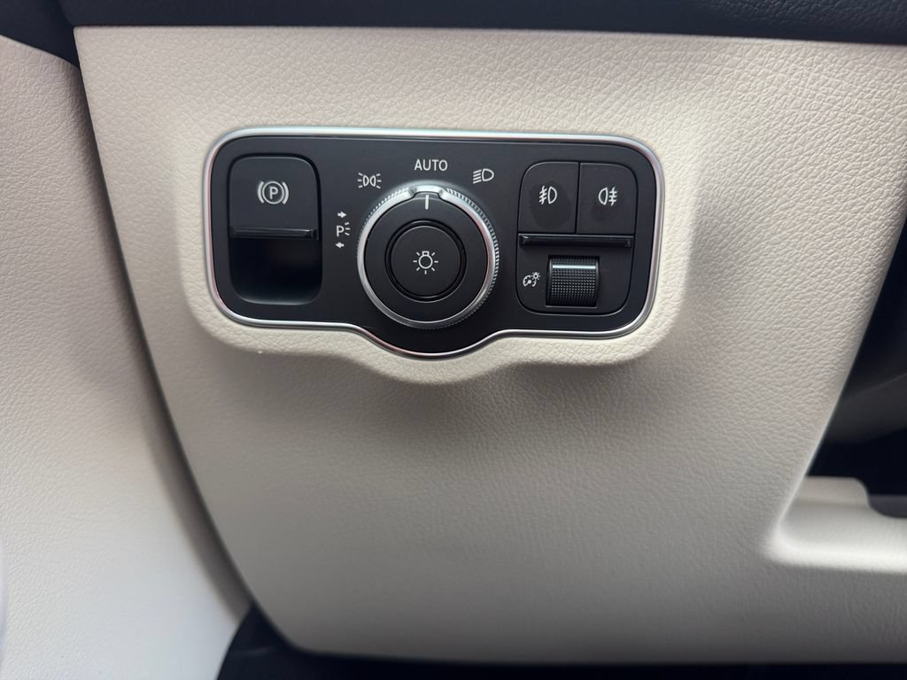New 2026 Mercedes-Benz GLB 250 image 23