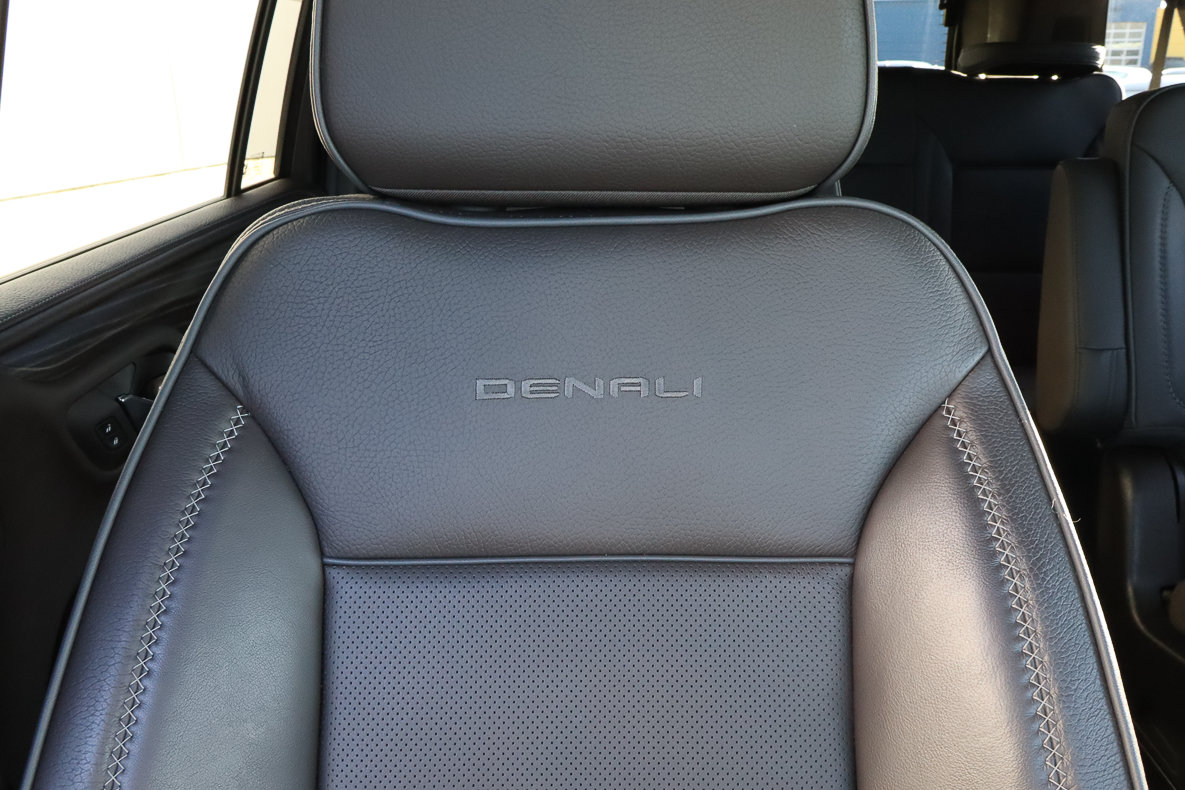 Used 2024 GMC Yukon XL Denali AWD/4WD image 32