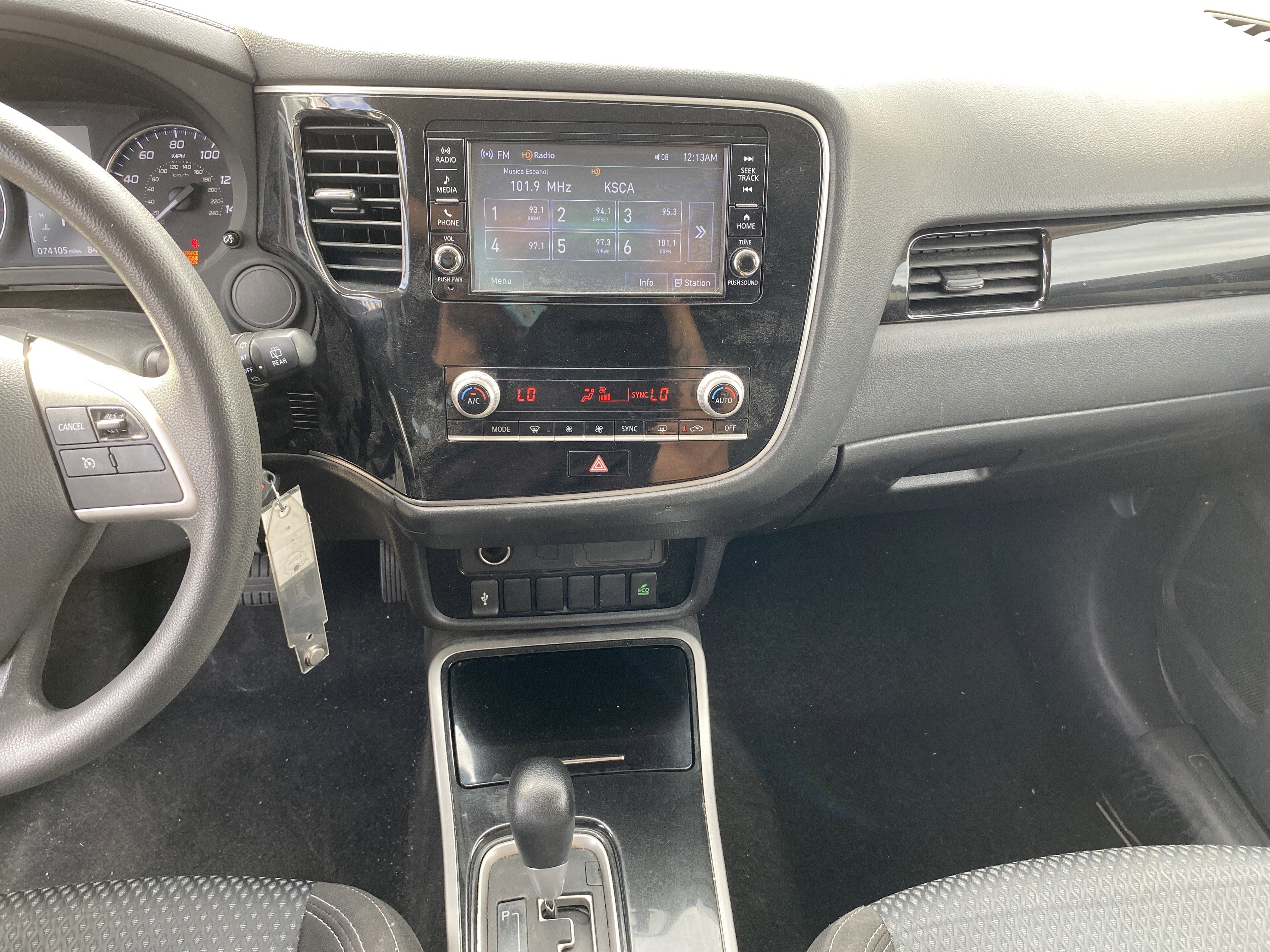 Used 2020 Mitsubishi Outlander ES image 14