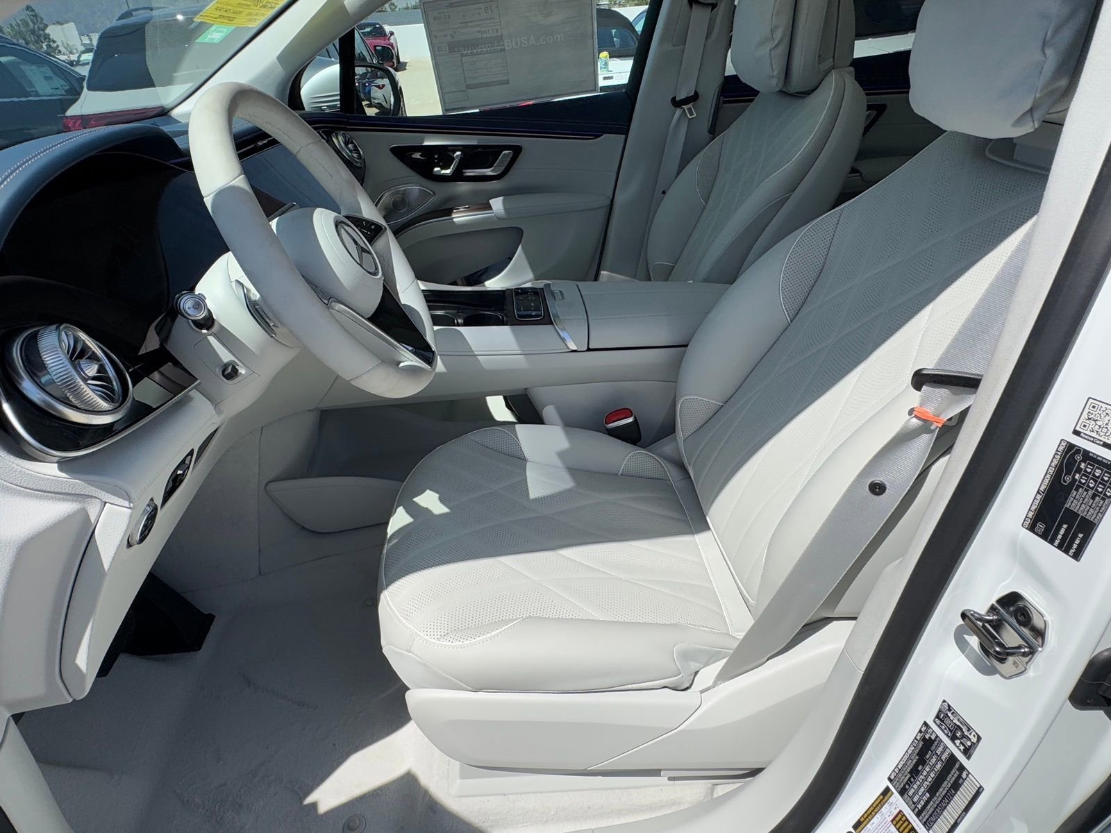 New 2026 Mercedes-Benz EQS 400 4MATIC SUV image 15