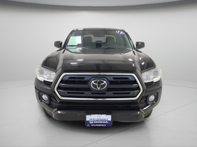 Used 2019 Toyota Tacoma SR5 AWD/4WD image 2